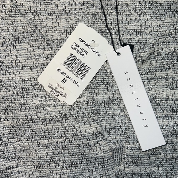 Sleeveless Top - Picture 5 of 9